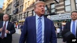 Ông Trump phát biểu với báo giới ở New York, 16/4/2024 (ảnh tư liêu, AP Photo/Yuki Iwamura)