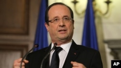 Tổng thống Pháp Francois Hollande nói chuyện tại cuộc họp báo ở Athens, Hy Lạp, 19/2/13