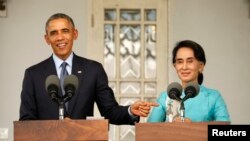 Bà Aung San Suu Kyi và Tổng thống Barack Obama trong một cuộc họp báo chung ở Yangon, Myanmar, ngày 14/11/2014.