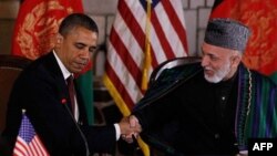 Tổng thống Hoa Kỳ Barack Obama và Tổng thống Afghanistan Hamid Karzai.