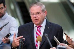 Senatör Bob Menendez