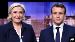 Ứng cử viên tổng thống Pháp: bà Marine Le Pen và ông Emmanuel Macron.