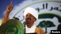 Tổng thống Bashir nói người dân Sudan “đã đánh bại” ICC bằng cách từ chối trao các giới chức Sudan cho cái ông gọi là “tòa án thuộc địa.”