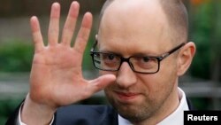 Thủ tướng Ukraine Arseniy Yatsenyuk vừa loan báo từ chức.