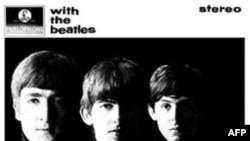 Apple loan báo khách hàng của iTunes có thể tải xuống máy của mình tất cả 13 album chính gốc của The Beatles