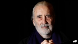 Diễn viên thủ vai 'ác quỷ Dracula' Christopher Lee.