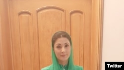 مریم نواز نے فیصل آباد جلسے میں جو لباس پہنا اس پر ’ووٹ کو عزت دو‘ کے الفاظ درج تھے۔