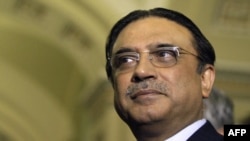 Tổng thống Pakistan Asif Ali Zardari đến thăm Bắc Kinh hôm thứ Ba.