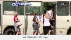 Người dân Ukraine tháo chạy lánh giao tranh dữ dội (VOA60)