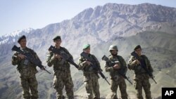 Quân đội Quốc gia Afghanistan tại tiền đồn Chinari trong tỉnh Logar, phía đông Afghanistan