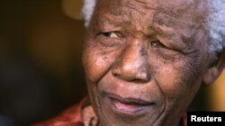 Ông Mandela thuật lại rằng ông đã thực hiện một quyết định đơn phương để giao tiếp với chính phủ apartheid mà ông đã chiến đấu chống lại trong suốt cả cuộc đời của mình.