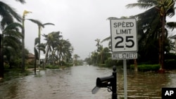 Nhiều vùng ở Florida bị ngập lụt vì Irma.