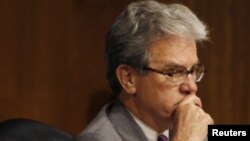 Thượng nghị sĩ Tom Coburn nhận định rằng đây là một ca nghiên cứu về việc chi tiêu vượt khỏi tầm kiểm soát