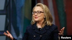 Ngoại trưởng Hoa Kỳ Hillary Clinton. Khi rời chức vụ, bà Clinton được xem là người phụ nữ được ngưỡng mộ nhất thế giới