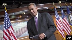 Chủ tịch Hạ viện Mỹ John Boehner sau cuộc gặp với các phóng viên khi Quốc hội chuẩn bị ngưng nhóm, 21/9/2012