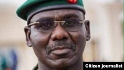 Tư lệnh quân đội Nigeria, Thượng Tướng Tukur Buratai.