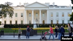 The White House Building in Washington.
Lokal Mezon Blanch la nan Washington. 