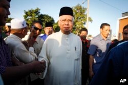 Thủ tướng Najib bị tố cáo đã nhận 700 triệu đô la từ quỹ đầu tư 1MDB do chính phủ làm chủ.