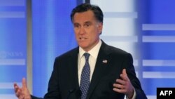 Cựu Thống đốc bang Massachusetts Mitt Romney trong cuộc tranh luận tại bang New Hampshire, ngày 7/1/2012