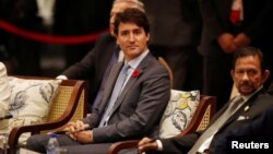 Thủ tướng Canada Justin Trudeau bị cáo buộc là đã gây trở ngại cho việc thông qua TPP11 vì không đến dự cuộc họp của các lãnh đạo các nước thành viên tại Đà Nẵng trong khuôn khổ Hội nghị APEC.