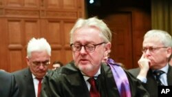 Ông William Schabas, trưởng ban điều tra về tội ác chiến tranh của Liên hiệp quốc đã đệ đơn từ nhiệm