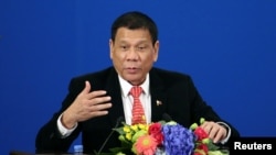 Tổng thống Philippines Rodrigo Duterte phát biểu tại Diễn đàn Thương mại và Đầu tư Philippines và Trung Quốc tại Đại Lễ Đường Nhân Dân Bắc Kinh, ngày 20/10/2016.