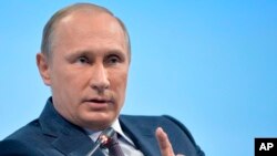 Theo dự liệu, Tổng thống Nga Vladimir Putin sẽ dự khán cuộc duyệt binh mặc dù nhiều nhà lãnh đạo Tây phương không muốn tham dự.