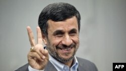 Tổng thống Iran Mahmoud Ahmadinejad nói rằng dân chúng Iran văn minh, không cần phải sử dụng tới phương thức ám sát