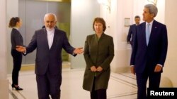 Ngoại trưởng Mỹ John Kerry và Ngoại trưởng Iran Javad Zarif đến dự cuộc họp tại Vienna, ngày 20/11/2014.