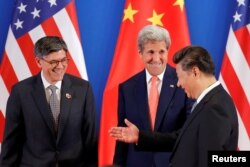 Chủ tịch Trung Quốc Tập Cận Bình gặp Ngoại trưởng Hoa Kỳ John Kerry, và Bộ trưởng Tài chính Jack Lew tại Bắc Kinh, ngày 6/6/2016.