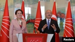 ARŞİV- İyi Parti Genel Başkanı Meral Akşener ve CHP Genel Başkanı Kemal Kılıçdaroğlu (25 Nisan 2018)