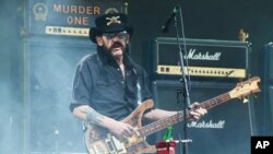 Ca sĩ Lemmy Kilmister đã lập ra nhóm Motorhead vào năm 1975. Ông nổi tiếng với các ca khúc "bomber, "Overkill" và khúc nhạc "Ace of Spades".