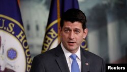 Ông Paul Ryan cũng bác bỏ một lập luận khác của ông Trump cho rằng FBI và Bộ Tư pháp đã cài cắm một người mật báo vào ban vận động tranh cử tổng thống năm 2016 của ông.