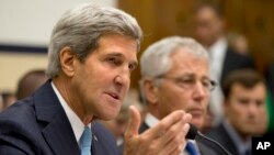 ABD Dışişleri Bakanı John Kerry ve Savunma Bakanı Chuck Hagel Kongrede ifade verirken