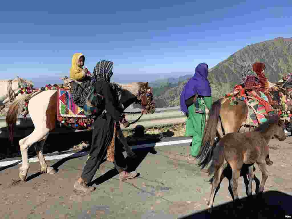 سن 1947میں تقسیمِ ہند کے بعد مغل روڈ کئی برسوں تک چھوٹی بڑی گاڑیوں کے لیے بند رہا۔ لیکن حالیہ برسوں میں اسے نہ صرف کشادہ بنایا گیا ہے بلکہ جدید تقاضوں کے مطابق اس پر سفر کو مزید آسان بنانے کے لیے کئی اقدامات اٹھائے گئے ہیں۔