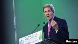 Ngoại trưởng Mỹ John Kerry phát biểu trong hội nghị LHQ về biến đổi khí hậu tại Le Bourget, ngoại ô Paris, ngày 9/12/2015.