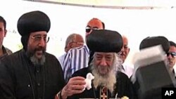 Giáo chủ Giáo hội Cơ đốc giáo Coptic Shenouda Đệ Tam, nhà lãnh đạo tinh thần của cộng đồng Cơ Ðốc giáo lớn nhất tại Trung Đông