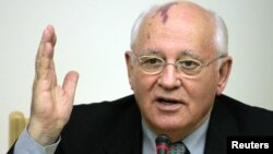 Ông Gorbachev nói “đổ máu tại châu Âu và Trung Đông với việc tan vỡ của những cuộc đối thoại giữa các cường quốc chính là một mối quan ngại to lớn.”