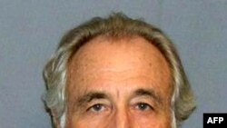 Bernard Madoff, người đang thọ phạt 150 năm tù vì đã tổ chức đường dây đầu tư lừa đảo lớn nhất trong lịch sử Hoa Kỳ