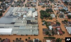 Rio Grande do Sul eyaletinde bir baraj kısmen zarar görürken çok sayıda yerleşim yerini su bastı.