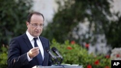 Tổng thống Pháp Francois Hollande nói ông tăng cường an ninh tại các địa điểm tôn giáo và sẽ đưa ra quốc hội các luật chống khủng bố nghiêm khắc hơn