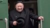 Ông Kim Jong Un xuống tàu tại Vladivostok hôm 24/4.