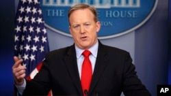 Phát ngôn viên Toà Bạch Ốc Sean Spicer. 