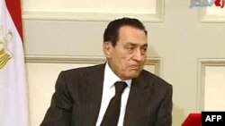 Tổng thống Ai Cập Hosni Mubarak tuyên bố sẽ không ra tranh cử lần nữa chấm dứt 30 năm cầm quyền