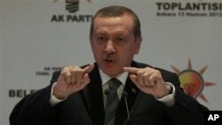 Thủ Tướng Thổ Nhĩ Kỳ Recep Tayyip Erdogan đưa ra 'cảnh báo cuối cùng' với người biểu tình.