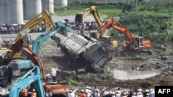 Đèn tín hiệu bị lỗi được cho là nguyên nhân gây ra vụ tai nạn hôm 23 tháng 7, trong đó một đoàn tàu đã đâm vào một đoàn tàu khác đang dừng vì bị sét đánh