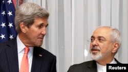 Ngoại trưởng Mỹ John Kerry và Ngoại trưởng Iran Javad Zarif.