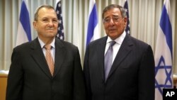 Bộ trưởng Quốc phòng Mỹ Leon Panetta gặp Bộ trưởng Quốc phòng Israel Ehud Barak tại Tel Aviv, ngày 1/8/2012