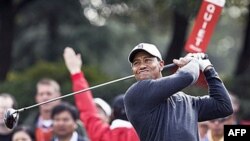 Tiger Woods về thăm quê mẹ sau 10 năm