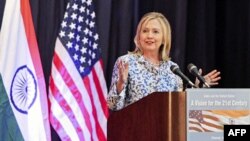 Ngoại trưởng Hoa Kỳ Hillary Rodham Clinton đọc diễn văn tại thành phố Chennai ở tây nam Ấn Độ, ngày 20/7/2011